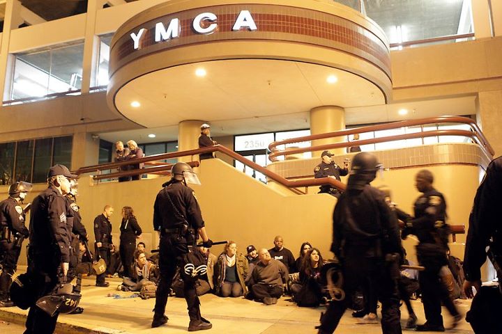 occupy-oakland-mass-arrests-ymca